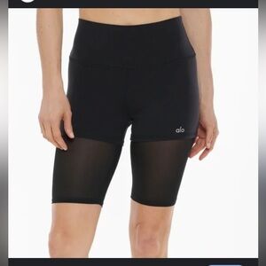 Alo Yoga Biker Short with mesh